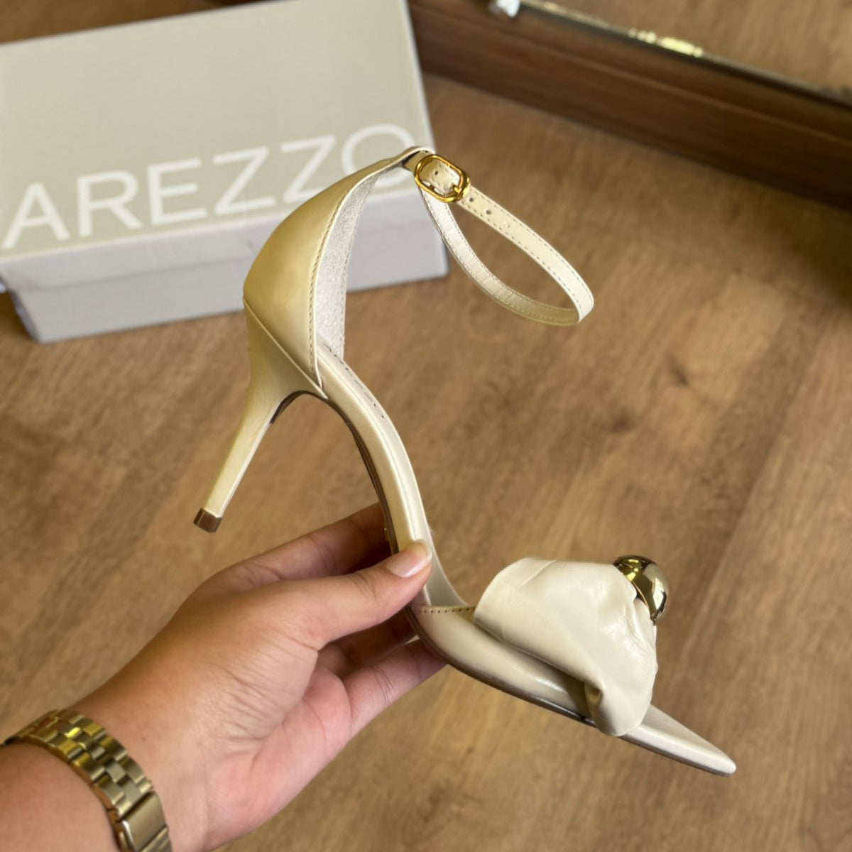 Sandália Arezzo Salto Detalhe em Laço A135640006